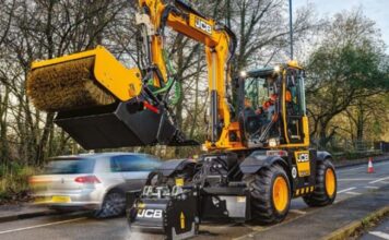 Mjeti për eliminimin e gropave në rrugë, shikoni se si i rregullon ato brenda pak minutash