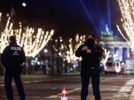 Shumë shtete ashpërsojnë masat kundër pandemisë pas përhapjes së variantit të ri të COVID-19