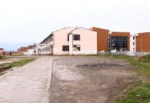 U kishte skaduar vlefshmëria e letërnjoftimit, qytetarët në një qendër në Podujevë s’u lejuan të votojnë