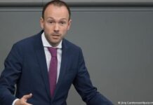 Jep dorëhje deputeti i partisë së Merkelit: Pasurohet gjatë krizës së pandemisë