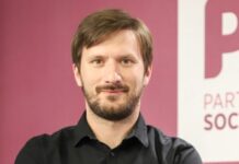 Nushi ironizon me ministrat e VV-së: Sveçla në ekskursionin në Shqipëri po e mban tarabukin, Dr.Hipokriti në ulëse të parë