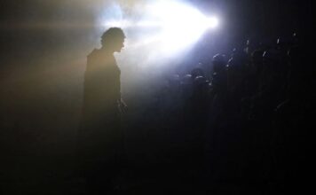 “Romeo dhe Zhuljeta” gjejnë skenë të re në një fabrikë sovjetike në Ukrainë