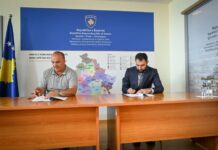 Bulliqi dhe ministri Krasniqi nënshkruajnë marrëveshje për ndërtimin e kolektorit të ujërave atmosferikë në Podujevë