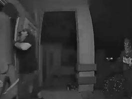 Katër hajnat ia kishin mësyrë shtëpisë dhe pronari nga Phoenix “ua kishte përgatitur një befasi” – ndodhi sapo e hapën derën