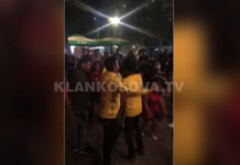 Afganët mund të dalin lirshëm nga kampi (VIDEO)