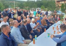 Sami Lushtaku sfidon masat kundër COVID-19, mbledhë dhjetëra qytetarë pa maska e distancë
