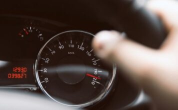 Gruaja gjobitet me 192,825 euro për tejkalim të shpejtësisë në Zvicër