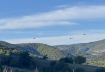 Helikopterët e ushtrisë serbe fluturuan pranë kufirit me Kosovën, eksperti i sigurisë e konsideron tentim agresioni