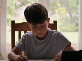 Njihuni me “Leonardo Da Vincin” nëntëvjeçar të Anglisë (VIDEO)