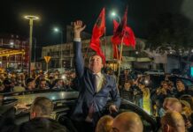 Albin Kurti e Shpejtim Bulliqi përmbyllin fushatën, “pushtohet” sheshi i Podujevës