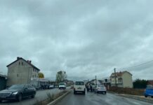 Pamje nga aksidenti në Gllamnik të Podujevës, ku mbetën të lënduar katër persona