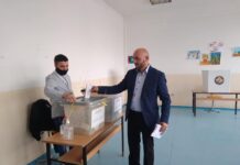 Voton kandidati për kryetar të Podujevës, Xhemajl Hasani