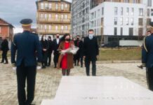 Osmani e Kurti bëjnë homazhe tek varri i ish-presidentit Rugova