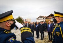 Bulliqi nderon dëshmorët Afrim Zhitia dhe Fahri Fazliu