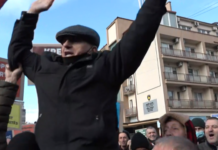 Protestuesi i nervozuar, Kurtit: Më mirë tërhiqu, kam me ardh me të kap për krahu