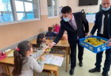 Fillon shpërndarja e kifleve për nxënësit e ciklit të ulët në Podujevë