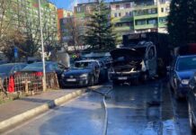 Zjarr në Prishtinë, digjen një kamion dhe tri vetura – ka të lënduar