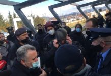 AKP merr nën administrim ndërmarrjen “AgroKosova Holding”, përplasje mes punëtorëve dhe policisë
