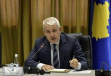 Gjykata nxjerrë urdhëresë për ta sjellë me forcë në seancë ministrin Xhelal Sveçla