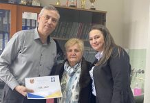 Pensionohet njëra ndër infermieret më të vjetra në Podujevë