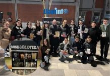 Vendoset minibibliotekë në sheshin e qytetit të Podujevës (FOTO)
