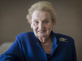 Letra frymëzuese e Madeleine Albright për vajzat e Kosovës, pak kohë para se mikja e madhe t’i mbyllë sytë përgjithmonë