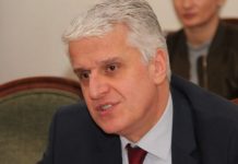 Ish-kryeministri shqiptar publikon një video: Rusia po e sulmon Ukrainën që flet shqip