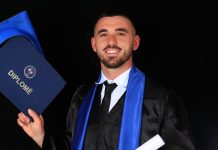 23-vjeçari që u vra mbrëmë është djali i dëshmorit Fazli Hoxha, ka lindur disa muaj pasi iu vra babai