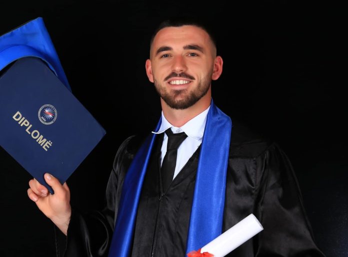 7E85C611-3F42-47BA-B088-BDD2E68BC8D5