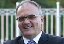 Zyrtari i lartë i PDK-së del kundër partisë; Nuk duhet të shkarkohet ambasadori Martin Berishaj