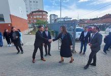 Ministrja Nagavci në Podujevë, viziton këtë shkollë