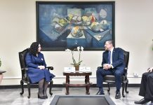 Osmani e kthen borxhin, mysafirja e parë në vendin që e njohu i pari Kosovën