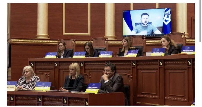 3A6420CB-DB7C-4591-9F94-5F521DB13A0A