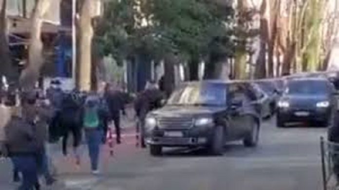 9901D7C7-9AB6-4416-9761-D4A3369CF487