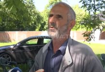 Ankohet se iu vodhën paratë nga xhepi, policia dyshon se bleu dukat fals (VIDEO)