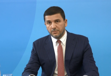 Memli Krasniqi: Kryeministër, lej pallavrat, qiti rrogat