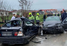 Një grua dhe një fëmijë 7 vjeç humbin jetën në aksidentin afër Drenasit