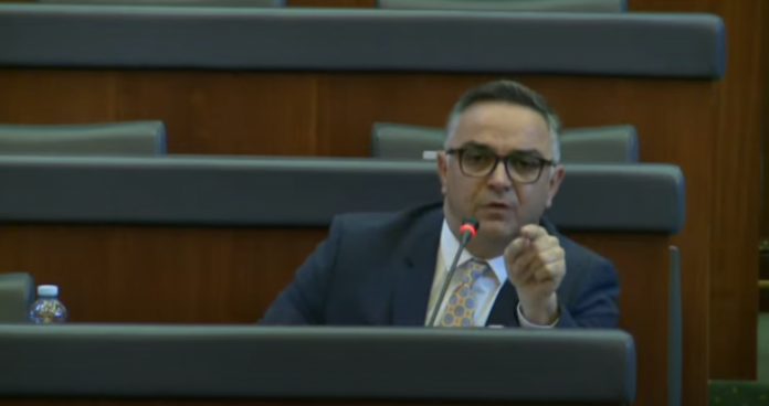 850x600_Besnik-Tahiri-850x4101652951952-1-696x368