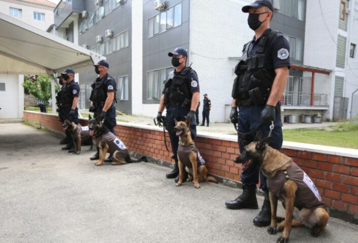 Njesia-K9-foto-Policia-e-Kosoves-706x480