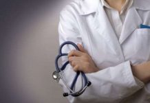 Ky është mjeku i arrestuar nën dyshimin për marrje ryshfeti (Foto)