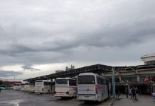 Afër 300 mijë euro gjoba për autobusë që nuk lëshojnë kuponë fiskal