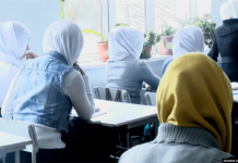 BIK kërkon lejimin e bartjes së shamisë në shkolla