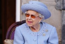 Ky është kosovari që përktheu për mbretëreshën Elizabeth II (FOTO)