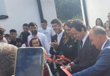 Përurohet paralelja e ndarë dhe salla sportive në shkollën në Batllavë të Podujevës