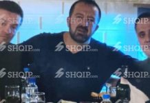 Driton Selmanajt i del një fotografi me Prekë Kodrën që u përmend si atentator i mundshëm i Kurtit