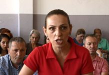 Mësueset, Jasharajt: Bëhu burrë, ndërprite grevën (VIDEO)