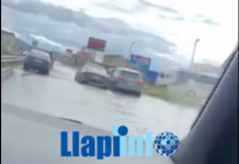 Edhe veturat u bllokuan nga vërshimet në rrugën Prishtinë – Podujevë (VIDEO)