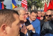 Kjo është gjendja e Sali Berishës, pasi u godit me grusht nga një person (Video)