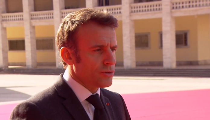 macron2-696x397