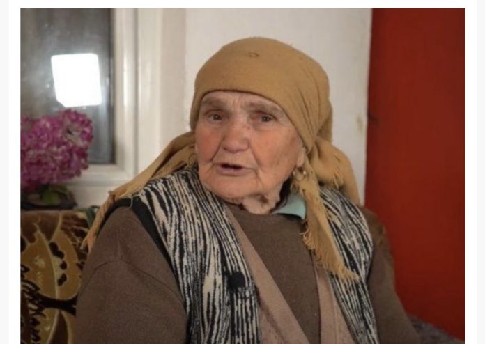 8C35F638-7033-41BB-A3E3-F8B5B6B541BD